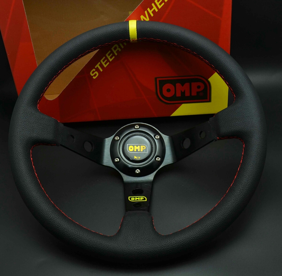 全新OMP轉向比賽轉向模型35φ真皮 原文:新品 OMP Steering 競技 ステアリング モデル35φ 本革