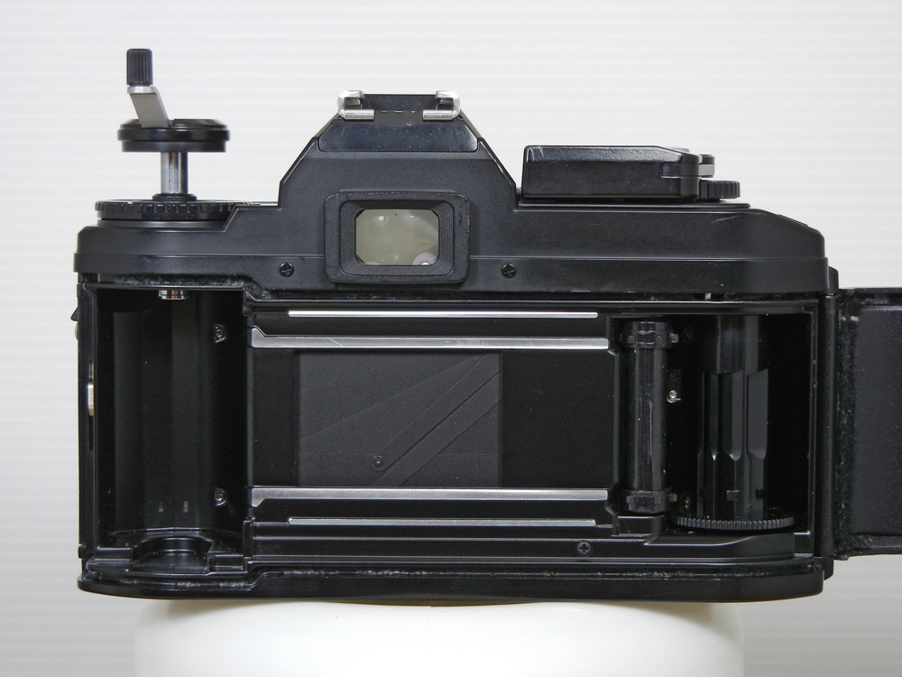 Nikon FG20 ブラック　35ｍｍマニュアルフォーカス一眼レフ　中古美品　AFニッコール35-70 F3.3-5.6 レンズ付き　スクリーンにやや汚れ_画像8