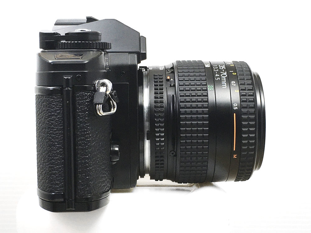 Nikon FG20 ブラック　35ｍｍマニュアルフォーカス一眼レフ　中古美品　AFニッコール35-70 F3.3-5.6 レンズ付き　スクリーンにやや汚れ_画像7