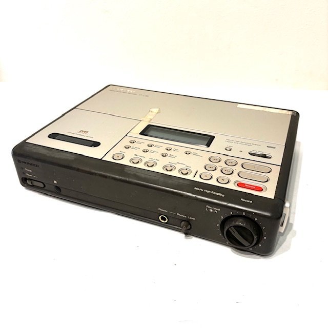 Pioneer パイオニア D-C88 デジタルオーディオ テープレコーダー 音響 音楽 録音機器 ポータブル DAT ハイサンプリング_画像1