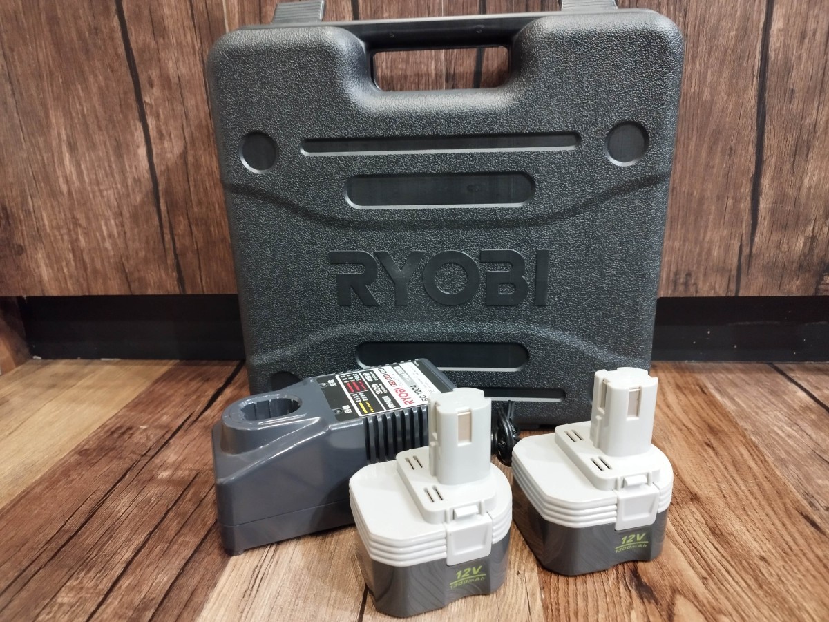 【新品未使用】保管品 RYOBI 純正12V バッテリー 2個 充電器 セット ケース付 リョービ ドリルドライバ インパクトドライバ_画像1