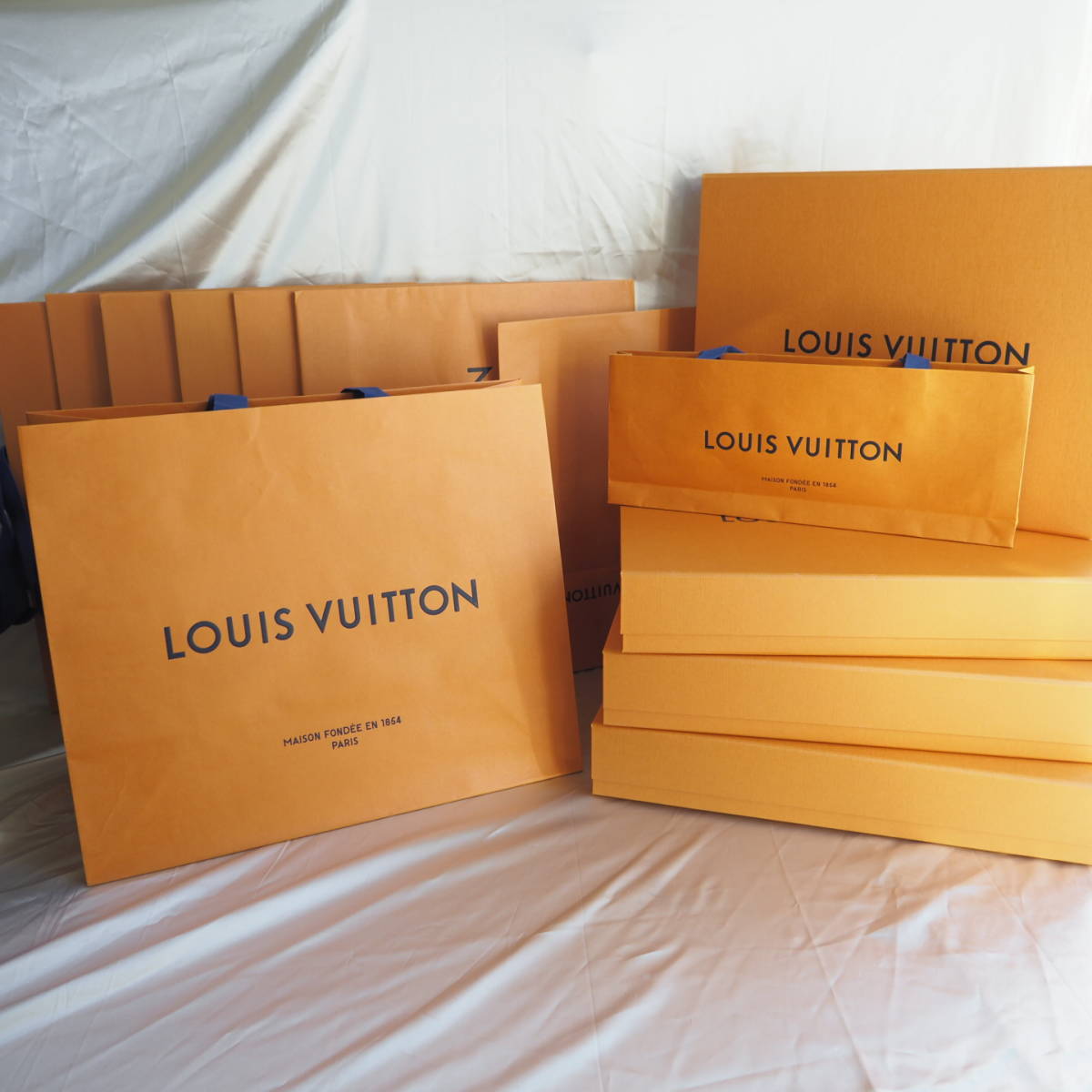 即決 大量まとめ売り ルイヴィトン LOUIS VUITTON 本物 純正 インテリア ブランド ショップ袋 ショッパー 紙袋 BOX 箱4個 袋9枚