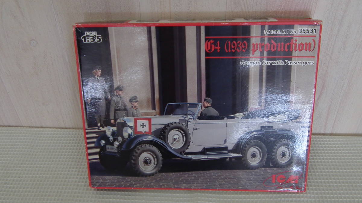 ★ICM1/35 独G4高官用6輪乗用車DB社製1939年型 + 独兵3体_画像1