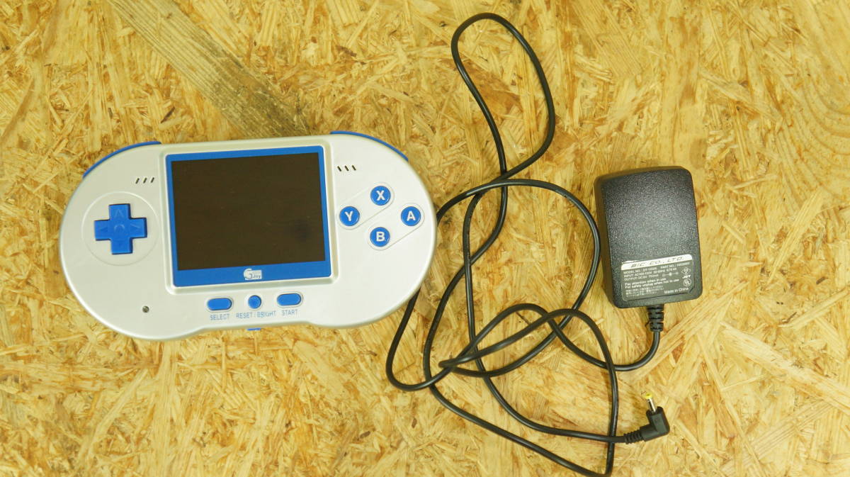 Game Joy ゲームジョイ ポケファミDX ポータブルスーパーファミコン 互換機 本体+充電アダプタのみ　中古品　ジャンク_画像1