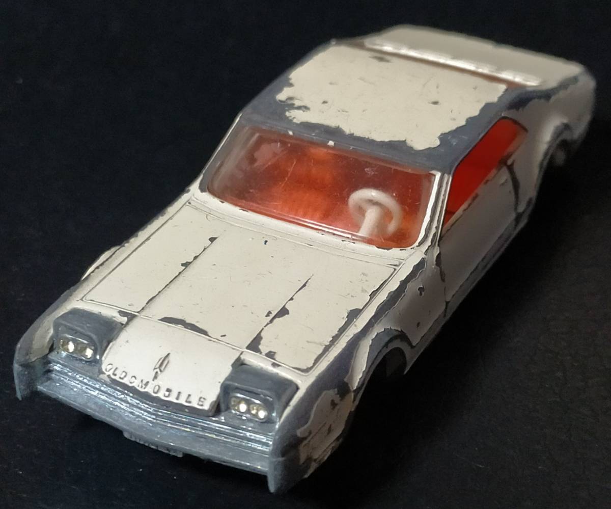 ☆ 現状品 ミニカー Siku Oldsmobile Toronado オールズモビル トロネード　白 ☆_画像1