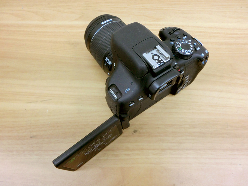 ■キャノン Canon EOS Kiss X8i レンズキット(ボディ＋レンズ) EF-S 18-55mm F3.5-5.6 IS STM STABILIZER_画像5