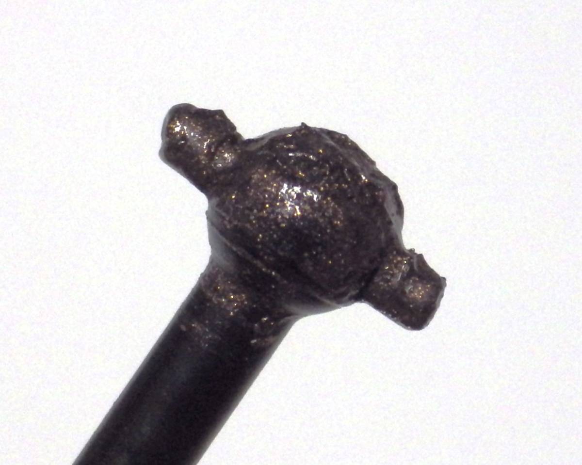 シャフトに金屬用グリスを塗布してあります