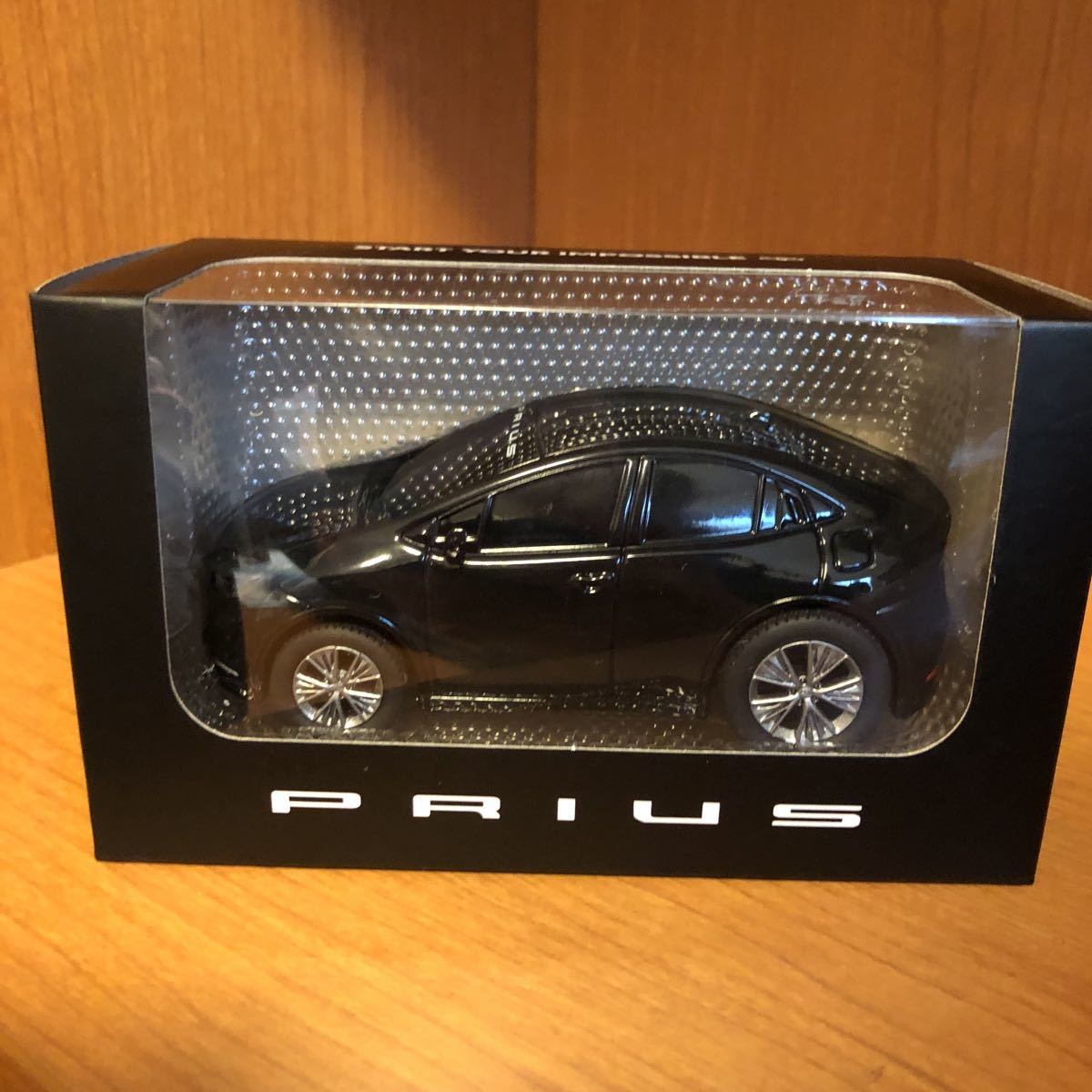 トヨタ 新型プリウス PRIUS プルバックカー ミニカー 非売品 アティチュードブラックマイカ_画像1