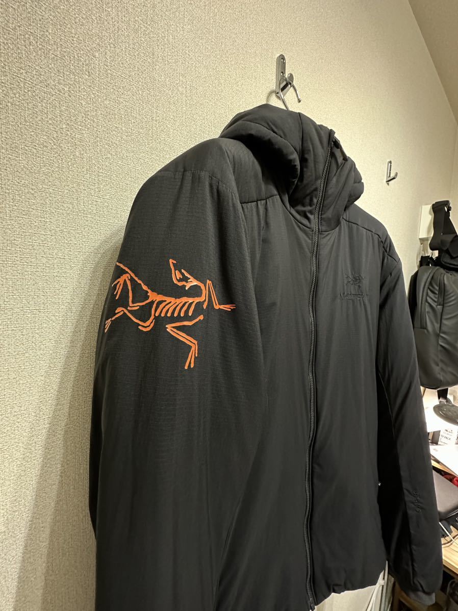 ARC’TERYX × BEAMS 別注 Atom AR Hoodie アークテリクス ビームス ブラック BLACK S 中綿 美品_画像2