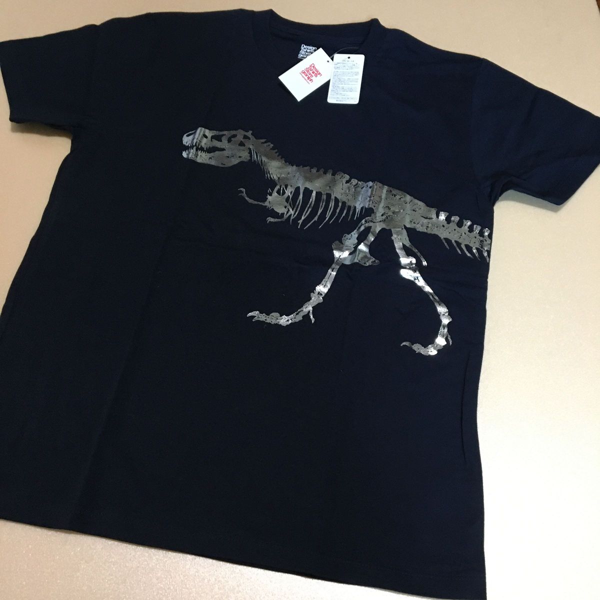タグ付き未使用　グラニフ　ティラノサウルスTシャツ ネイビー  Sサイズ　恐竜　ダイナソー