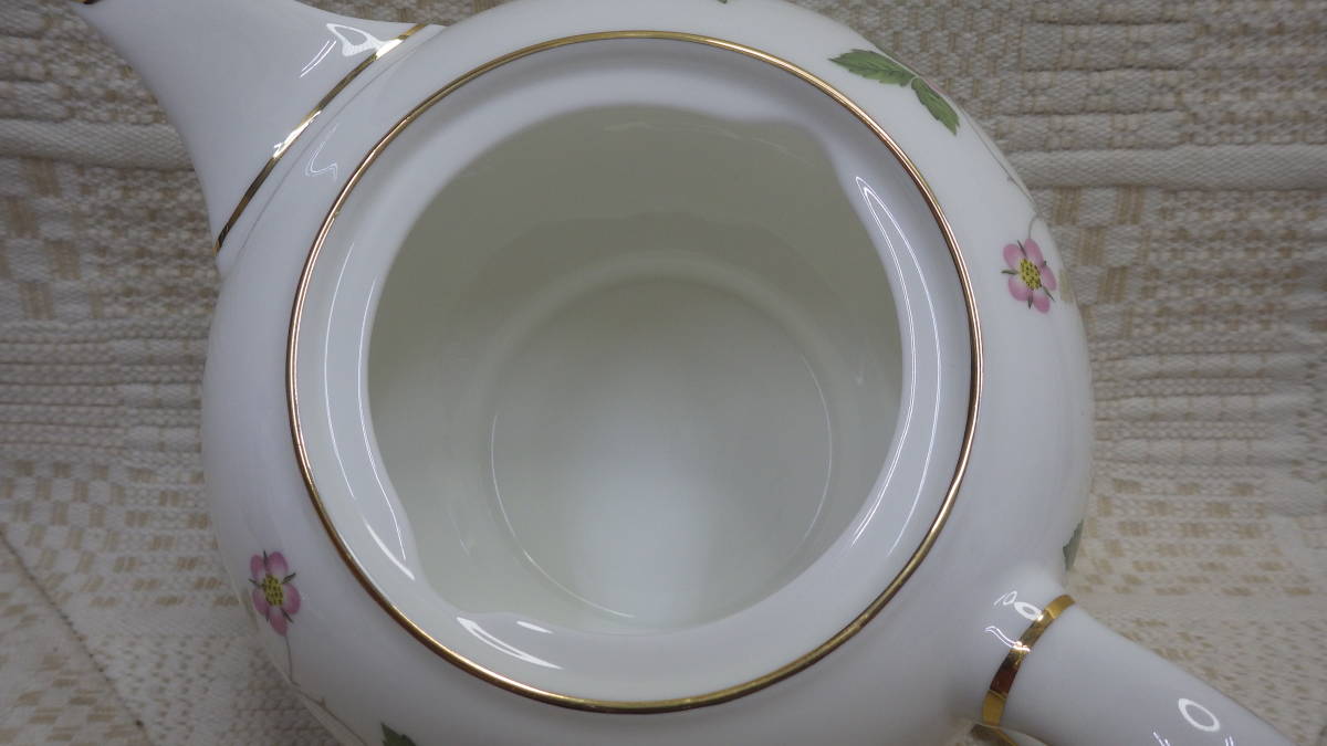 中古　ウエッジウッド ワイルドストロベリー ティーポット 金彩 苺 花 WEDGWOOD 陶磁器 茶 急須 英国王室御用達 イギリス _画像6