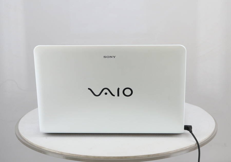 SONY SVE15114FJW VAIO　Core i3 2370M 2.40GHz 4GB 640GB■現状品_画像3