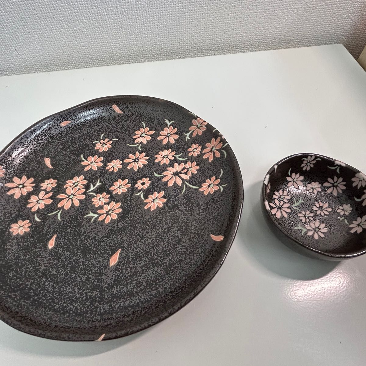 桜柄の和食器 中皿と小皿のセット