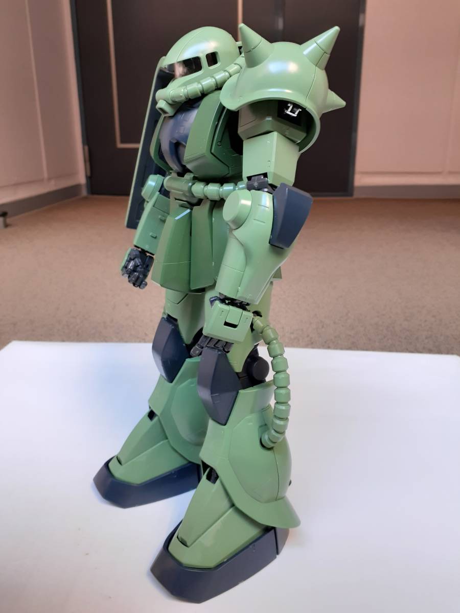 機動戦士ガンダム PG ザクⅡ MS-06F ZAKUⅡ 1/60 Ver.1.0 完成品 パーフェクト グレード _画像2