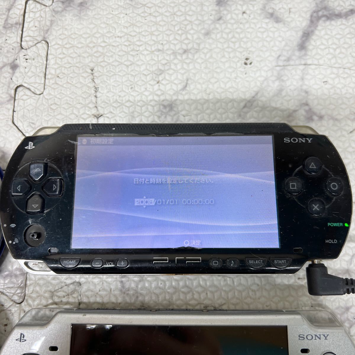 MYG-583 激安 ゲー厶機 PSP 本体 SONY PSP-1000 PSP-2000 起動確認済み 4点 まとめ売り ジャンク 同梱不可_画像3