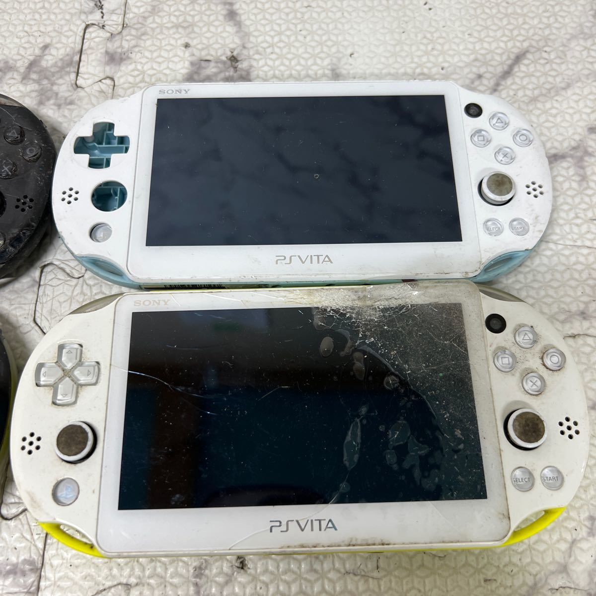 MYG-675 激安 ゲー厶機 本体 SONY PS VITA PCH-2000 動作未確認 4点 まとめ売り ジャンク 同梱不可_画像3