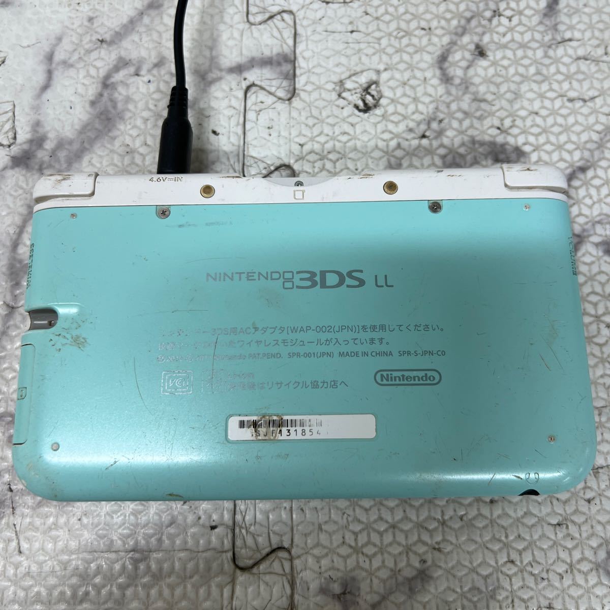 MYG-694 激安 ゲー厶機 本体 Nintendo 3DS LL 通電、起動OK ジャンク 同梱不可_画像4