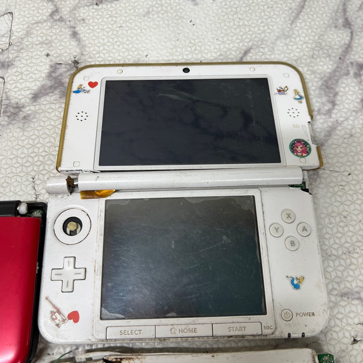 MYG-712 激安 ゲー厶機 本体 Nintendo 3DS LL 動作未確認 4点 まとめ売り ジャンク 同梱不可_画像4