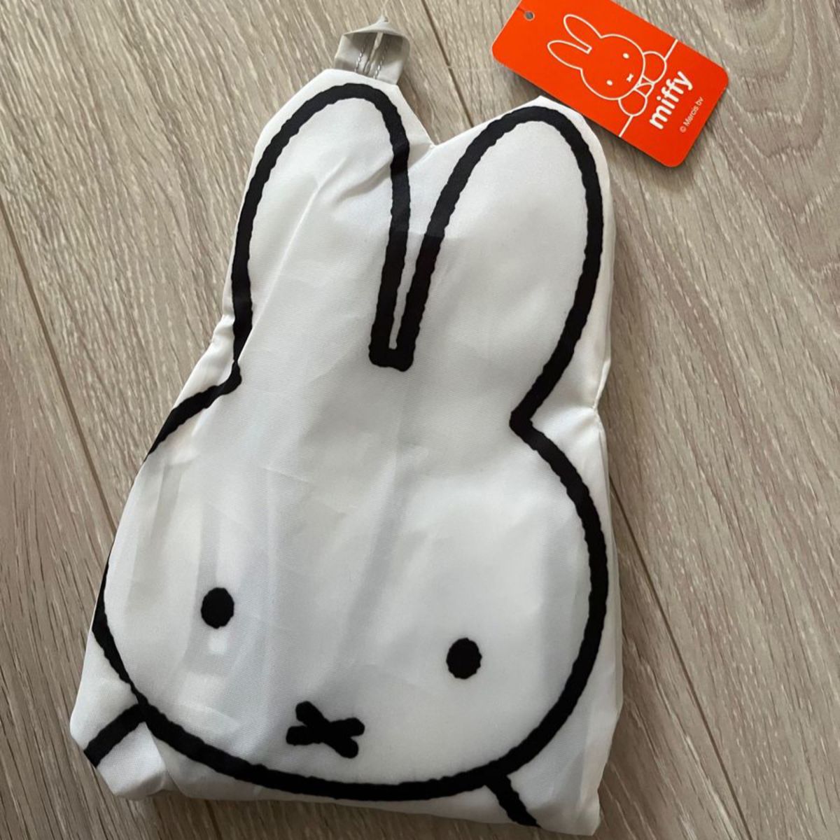 新品miffy●ミッフィーフェイスエコバッグ　モノトーン　ホワイト