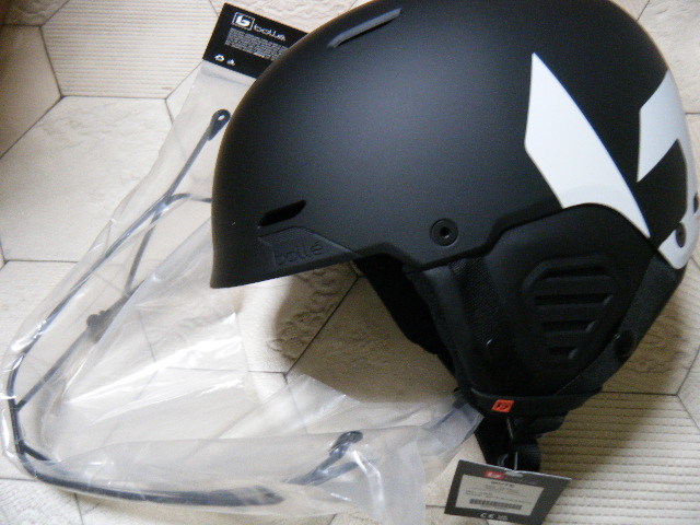 Yahoo!オークション - 新品 チンガード付 boll Yahoo!オークション - 新品 チンガード付 boll