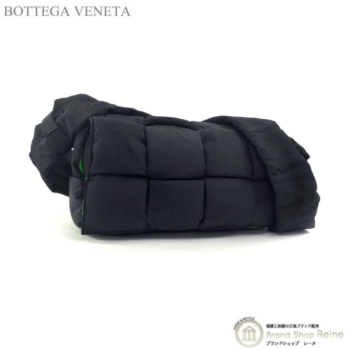 ボッテガ ヴェネタ （BOTTEGA VENETA） ナイロン パデッド テック カセット ショルダー バッグ 705579 ブラック×パラキート（新品）