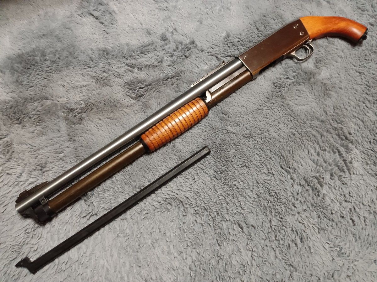 KTW イサカ M37 ライアット ソードオフ フルメタル 木製グリップ KTW イサカ M37 ライアット ソードオフ フルメタル 木製グリップ