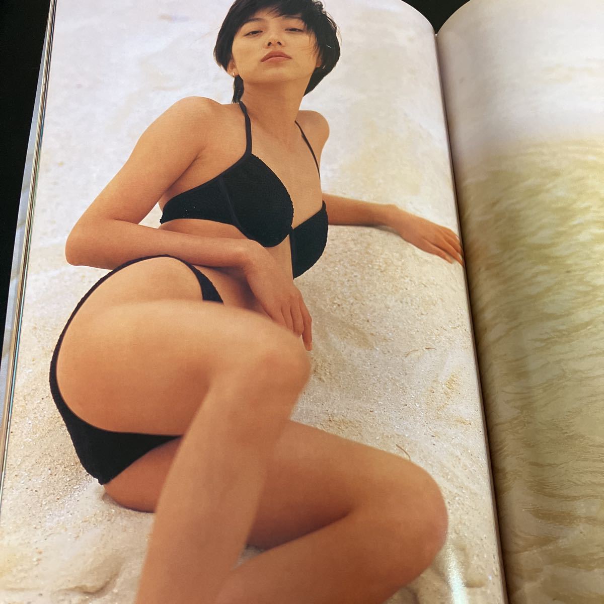 23-8-22『 本上まなみ 写真集 smoochy ( スムーチー ) 』 item 23-8-22『 本上まなみ 写真集 smoochy ( スムーチー ) 』 item