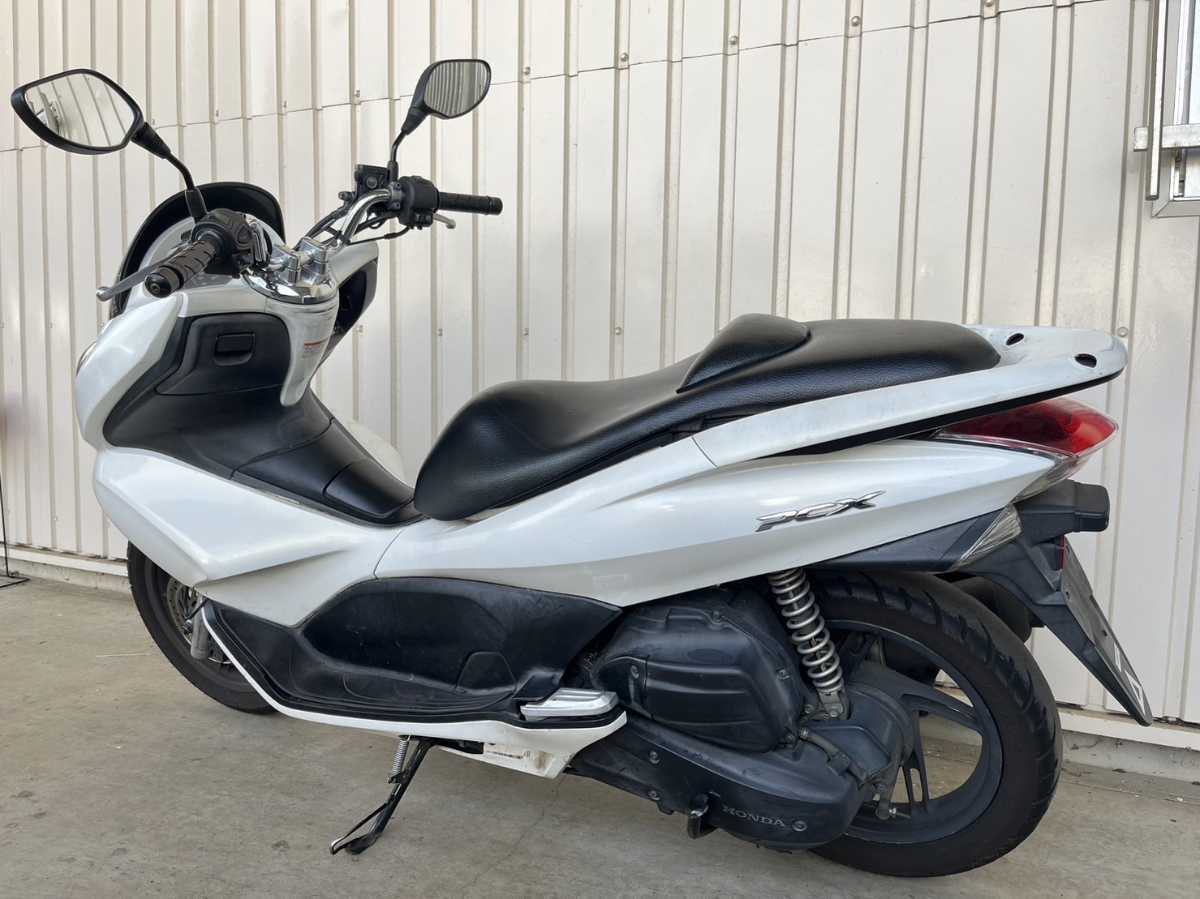 格安　JF28　PCX125　セル始動　82614ｋｍ　_画像2