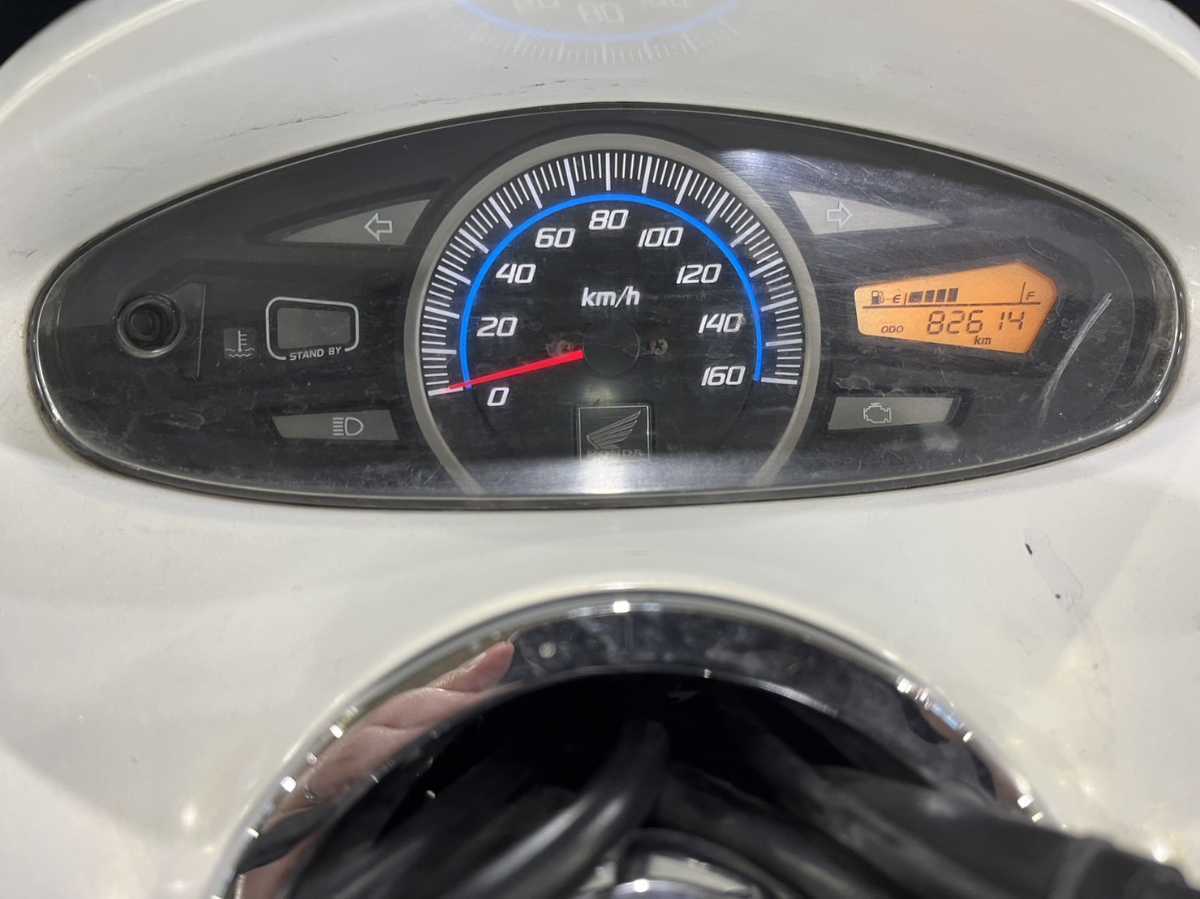 格安　JF28　PCX125　セル始動　82614ｋｍ　_画像7