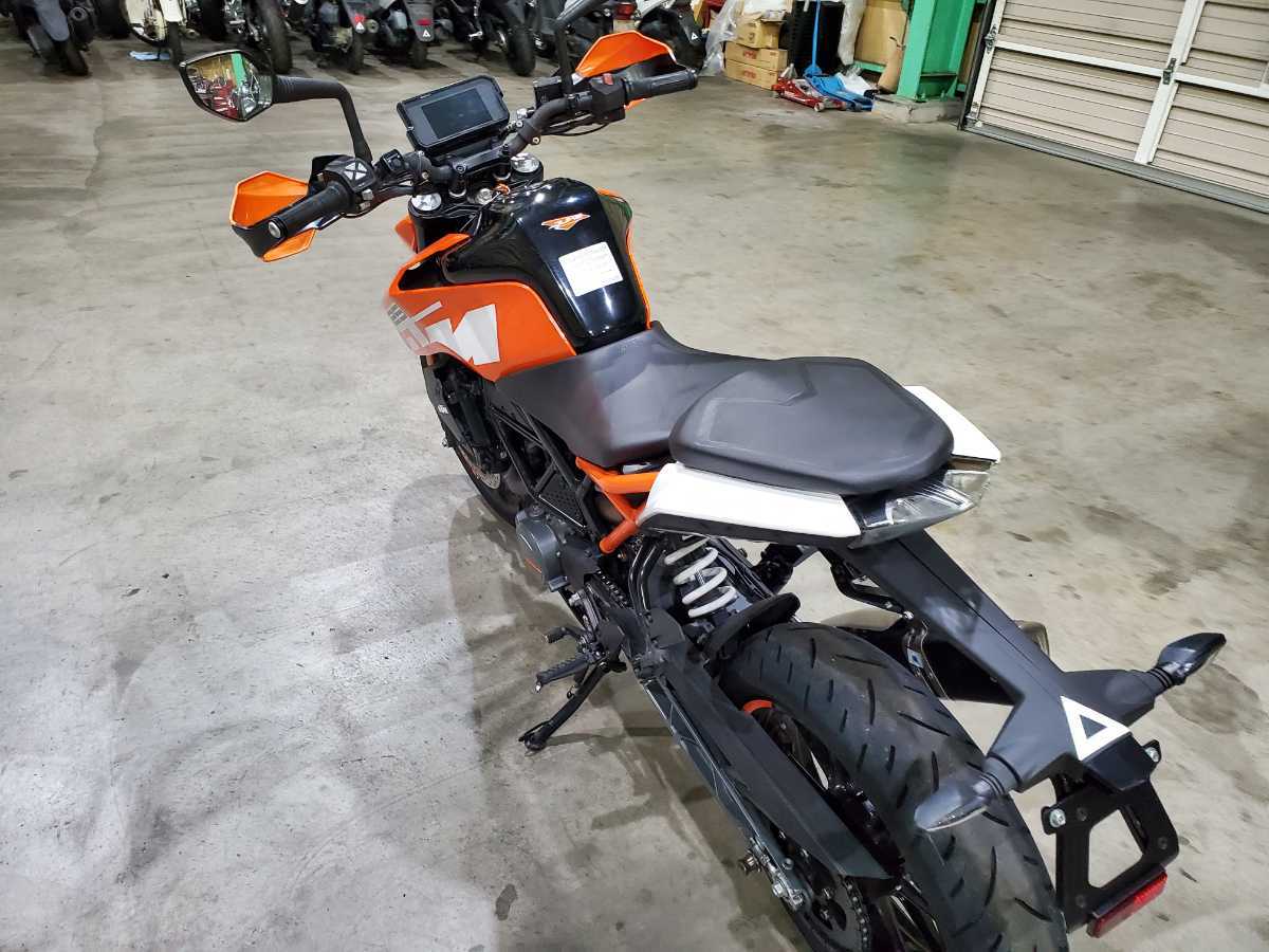 格安　KTM　125DUKE　DUKE125　デューク125　セル始動　18727ｋｍ　液晶メーターモデル　現行モデル_画像3