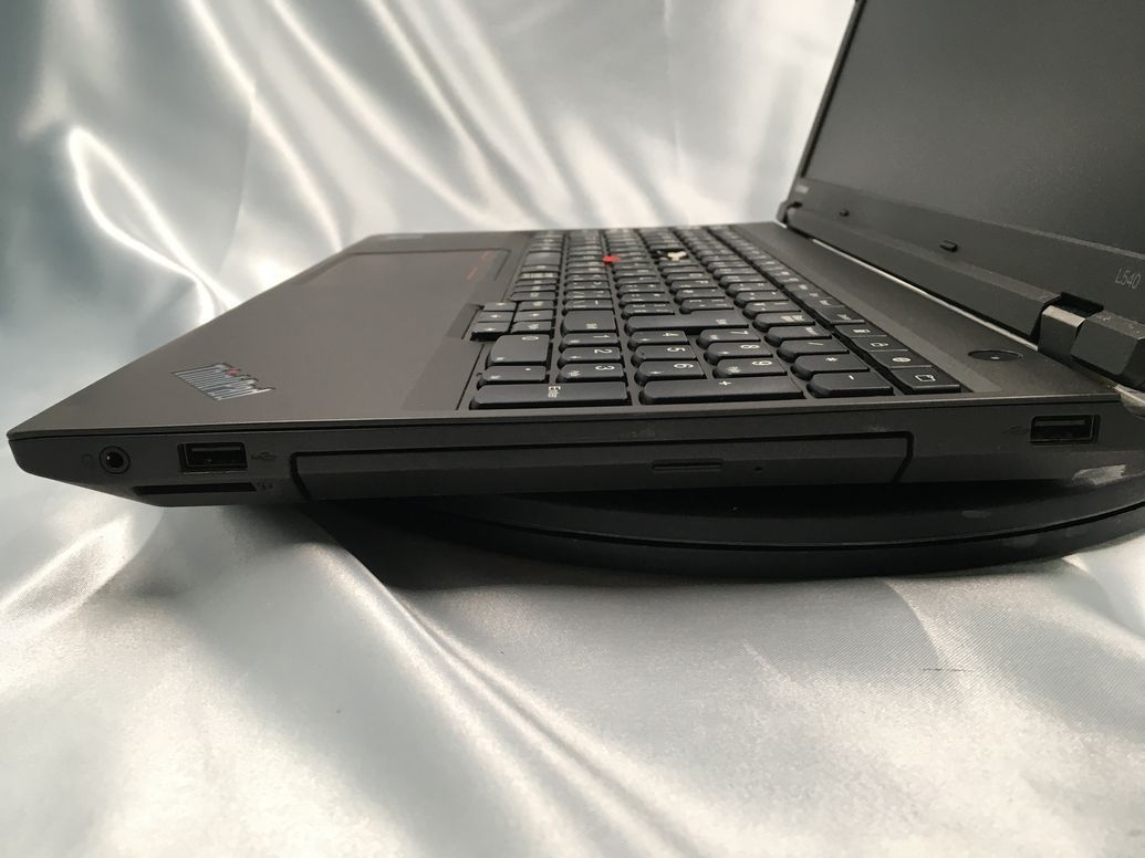 LENOVO/ノート/第4世代Core i5/メモリ4GB/webカメラ有/OS無/記憶媒体無_側面（左）M