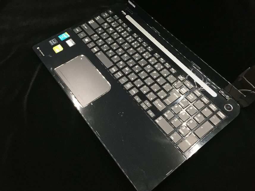 TOSHIBA/ノート/第4世代Core i7/メモリ8GB/webカメラ有/OS無/記憶媒体無/パーツ取り_キーボード接写１