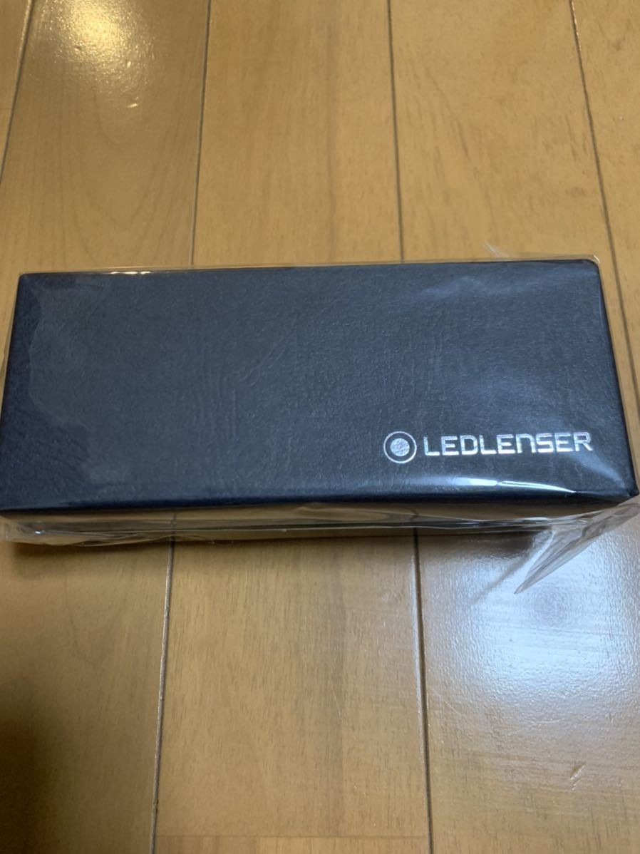 レッドレンザー　LEDLENSER P5E LED ハンディライト_画像1