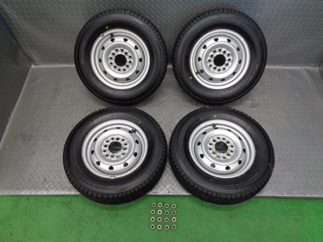 ほぼ新品バリ山! 145/80R12 スタッドレスタイヤ ホイール 4本 12 3.5J 100 4穴 4H サンバー エブリィ ハイゼット アクティ キャリー 軽トラ_国産2022年製造ほぼ新品バリ山 23005174 Y4