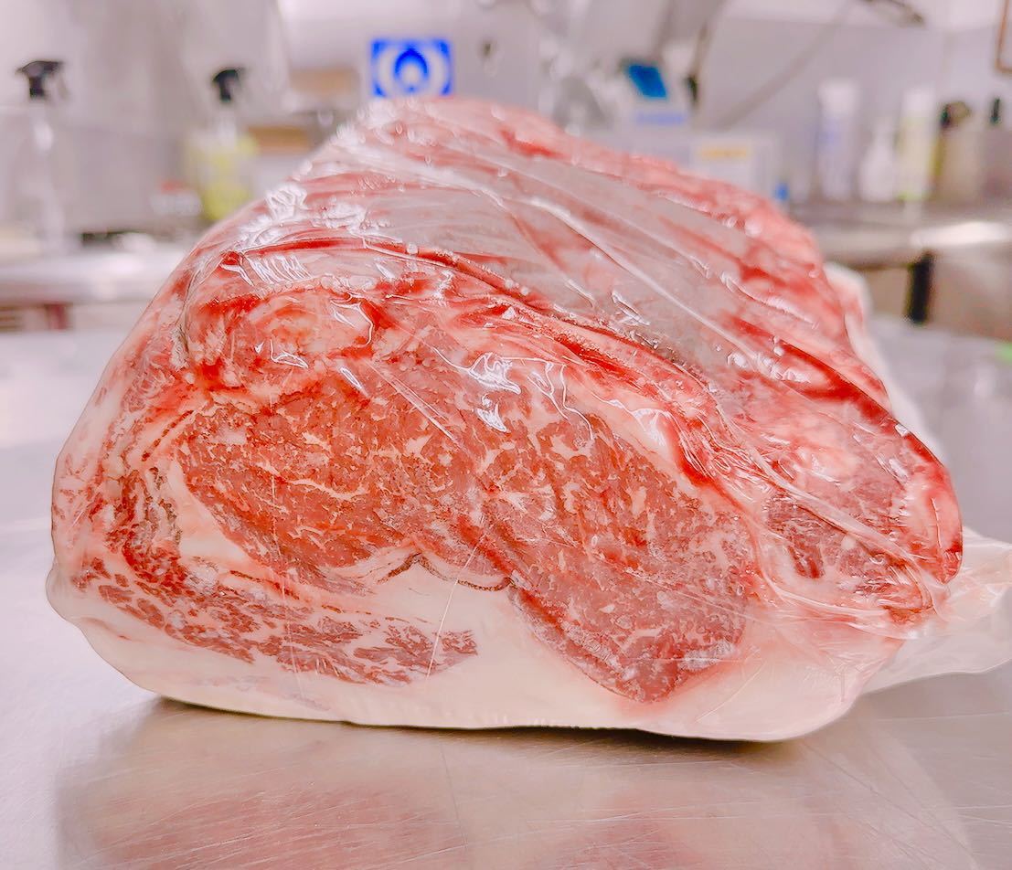 【同梱可能】1円スタート　北海道産交雑牛リブロース肉4200g ステーキ　BBQ バーベキュー　ギフト　贈答　お歳暮　業務用　冷凍_画像4