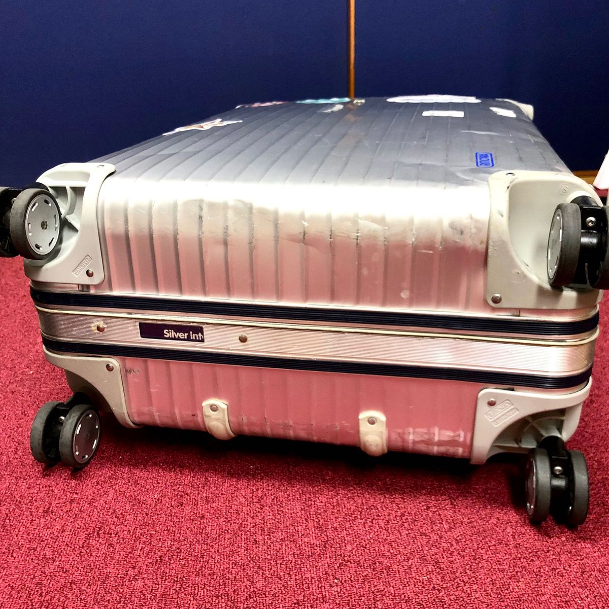 リモア スーツケース アルミニウム インテグラル 大容量 シルバー 4輪  RIMOWA リモワ シルバー キャリーケース