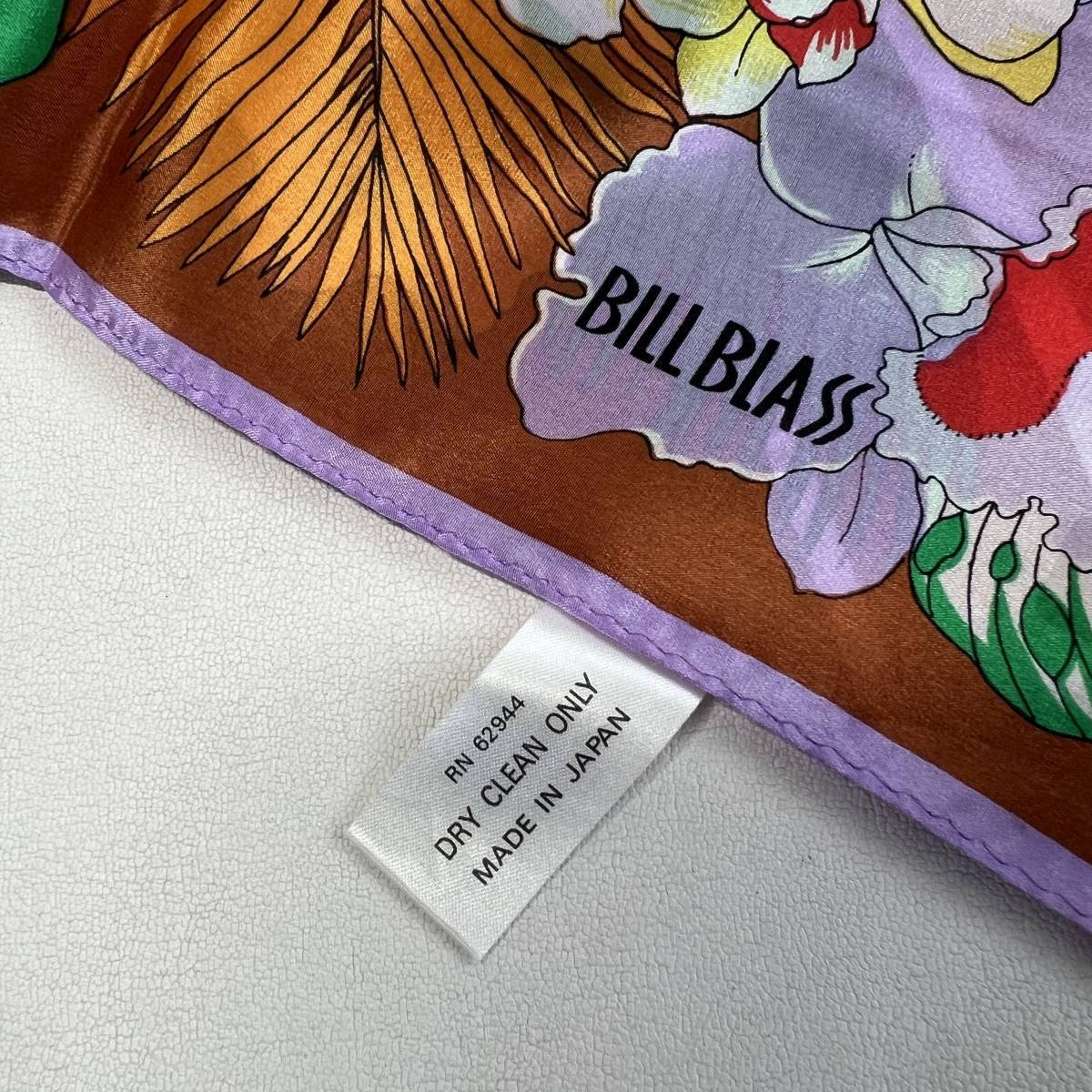 ●BILL BLASS 花柄 シルク100％ スカーフ 日本製_画像2