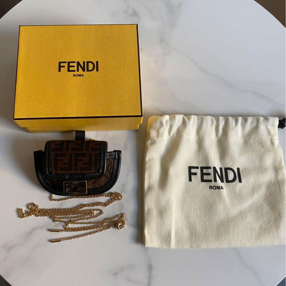 FENDI AirPods pro ケース / チェーン ズッカ柄 ミニバッグ ナノ airpodspro チャーム FF 