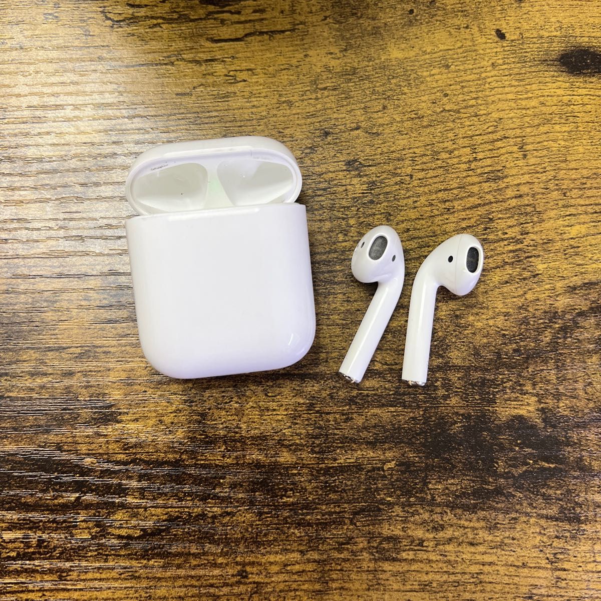 Apple AirPods 第2世代 アップルエアーポッズ Bluetooth 完全ワイヤレスイヤホン イヤフォン ワイヤレスイヤ