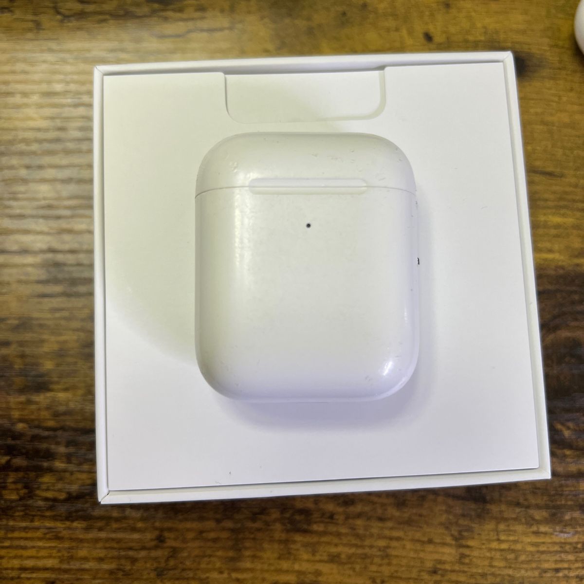 Apple AirPods 第2世代　充電ケース ワイヤレスイヤホン Charging
