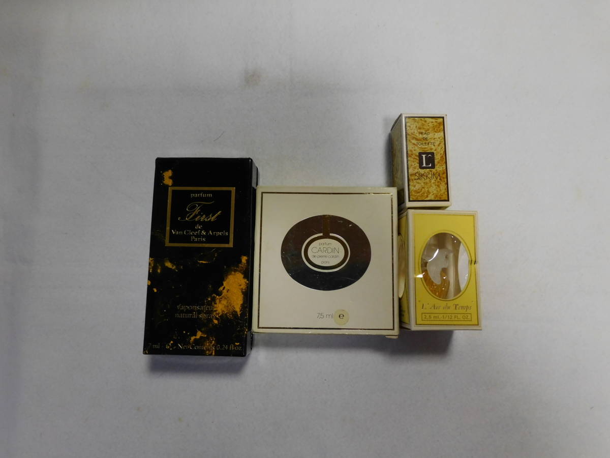 NINA RICCI 2.5ml CARDIN 7.5ml Van cleet 7ml Sikkim ml 4本セット【期間限定即落】（47）_画像1