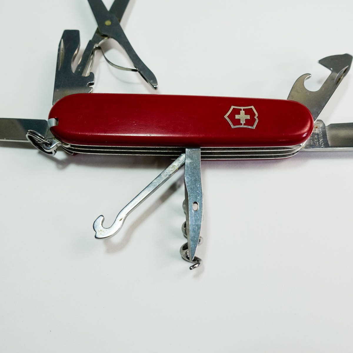 VICTORINOX ビクトリノックス 多機能ナイフ マルチツール 十徳ナイフ 折りたたみ式 アウトドア キャンプ サバイバル K3277_画像3