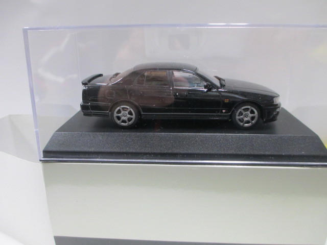 新品　1/43　京商　ニッサン　スカイライン　25GT　ターボ/2000　ブラック　絶版_画像3