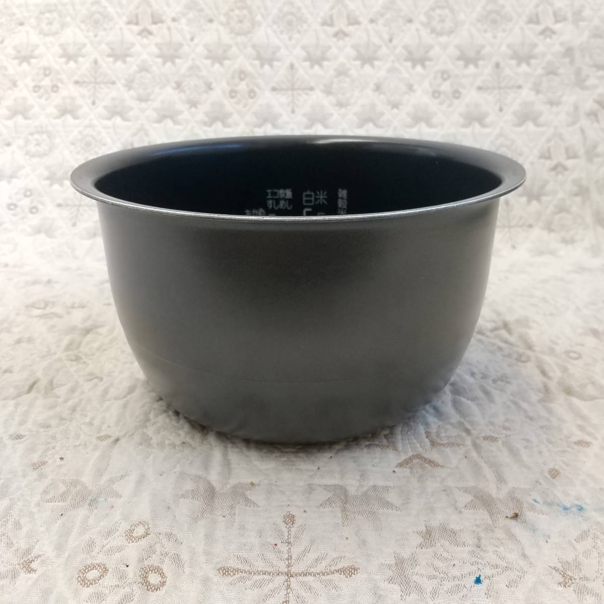 【485J】中古品 象印 IH炊飯器5.5合炊き NP-VL10型 2014年製_画像3