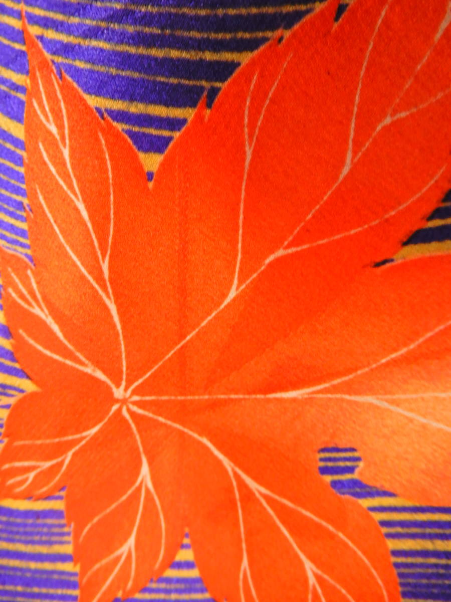 < silver. axe > silk *..... antique kimono *. water .. leaf pattern * Taisho ..*. silk * length of a sleeve 63,5cm* iron navy blue color 