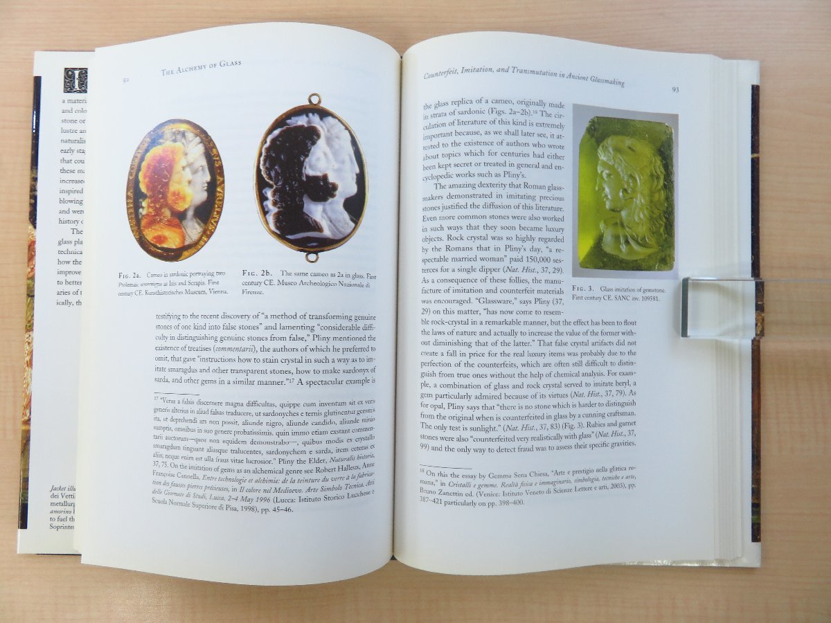 Marco Beretta『The alchemy of glass』2009年マサチューセッツ刊 古代ガラス研究書 錬金術 古代エジプト 古代ギリシア ローマンガラス アート・エンターテインメント Marco Beretta『The alchemy of glass』2009年マサチューセッツ刊 古代ガラス研究書 錬金術 古代エジプト 古代ギリシア ローマンガラス アート・エンターテインメント