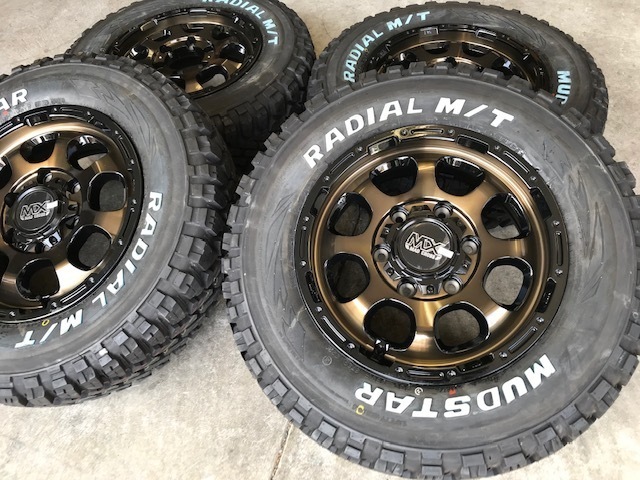 4本セット MAD CROSS GRACE 15x6.0J 6/139.7 +33 BRC/BK MUDSTAR radial M/T 195/80R15 107/105N ホワイトレター ハイエース 200系_画像1