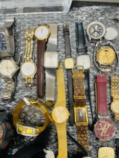 Ｃ-988M　【1000円スタート】 ジャンク品 時計 大量おまとめ CASIO / G-SHOCK / SEIKO / CITIZEN / GIVENCHY /ヴァレンティノ / FURLA 等_画像5