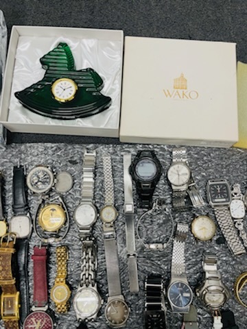 Ｃ-988M　【1000円スタート】 ジャンク品 時計 大量おまとめ CASIO / G-SHOCK / SEIKO / CITIZEN / GIVENCHY /ヴァレンティノ / FURLA 等_画像8