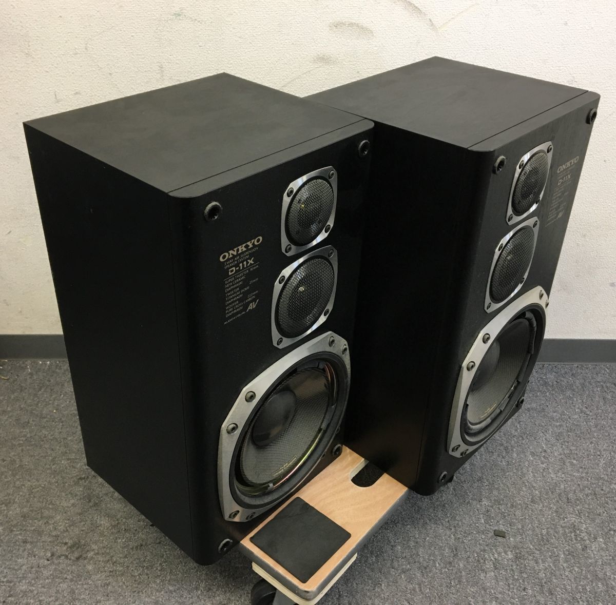 X021-I55-416 ONKYO オンキヨ― 3WAYスピーカーシステム D-11X 縦約26cm×横約27cm×高さ約48cm ※音出し確認済 ※ゆうパック2個口発送 ③_画像3